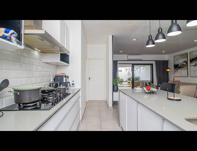 4 BEDROOM HOUSE FOR SALE IN SANDOWN